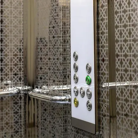 Sultan Square מלון 3*
